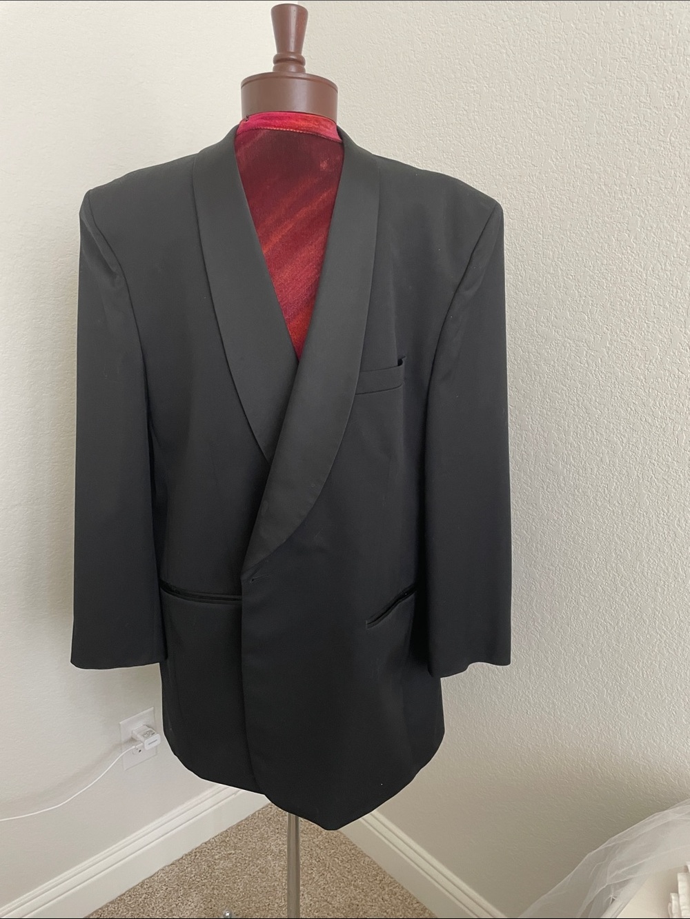Classic Black Shawl Lapel Tuxedo Jacket - Timeless Formalwear 48 XL